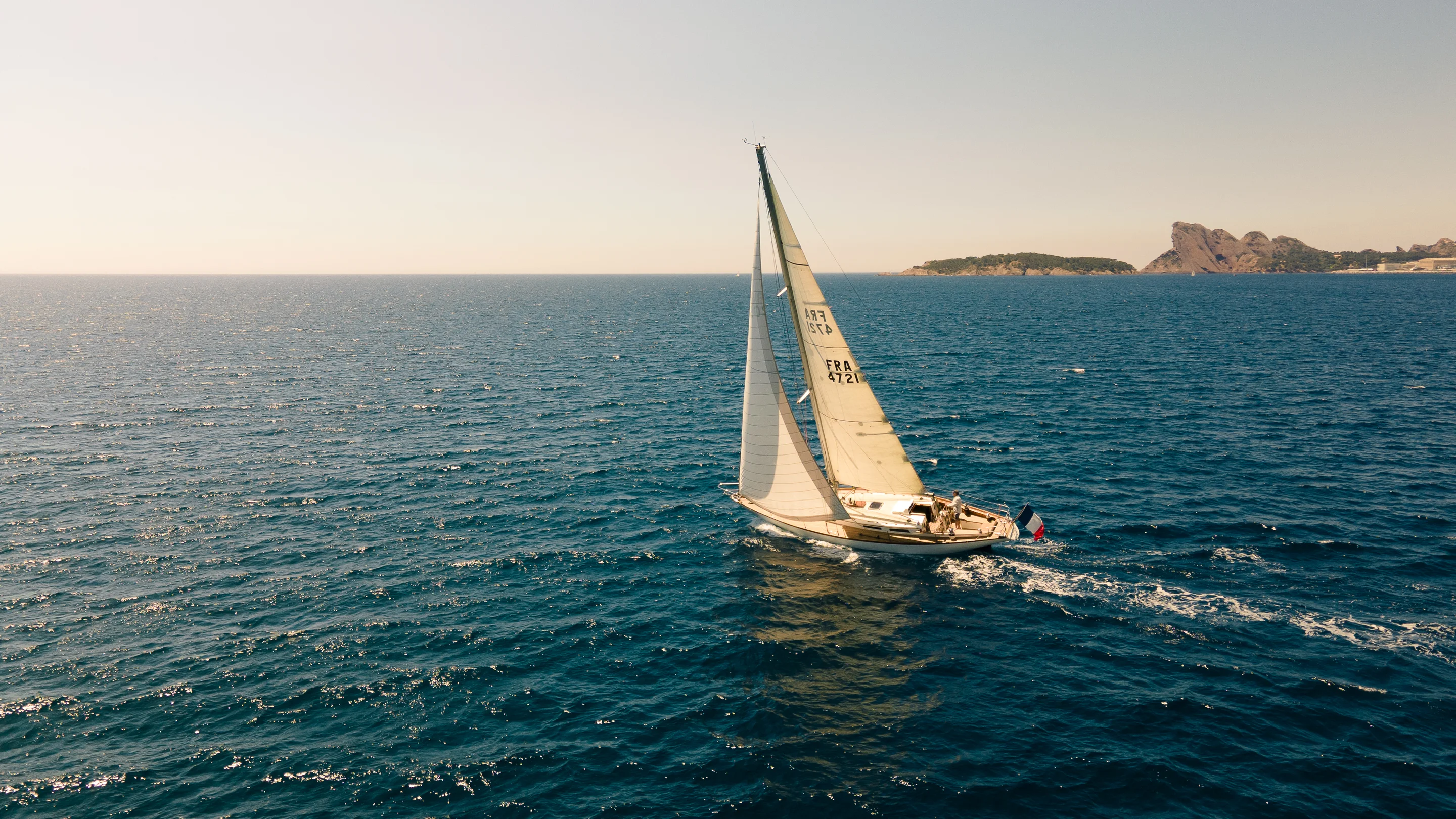 Sous voile - vue aérienne